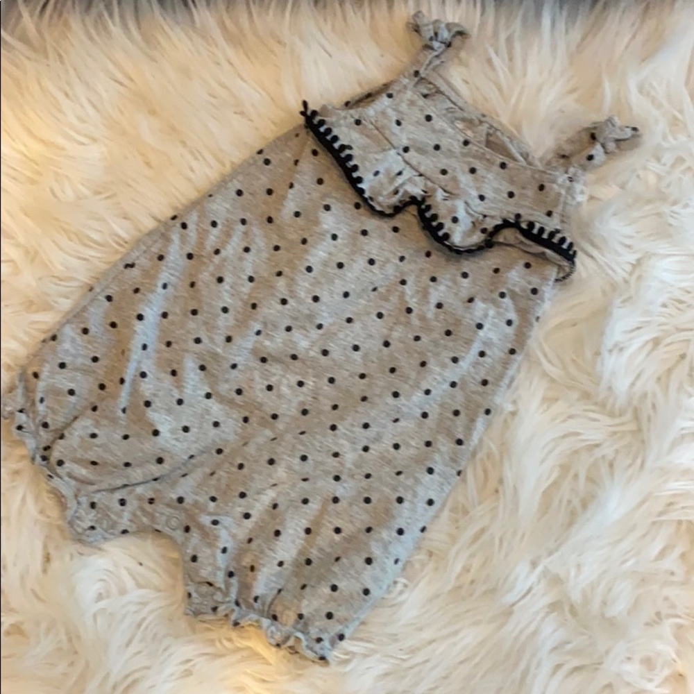 Carter’s baby girl 12 months shortall